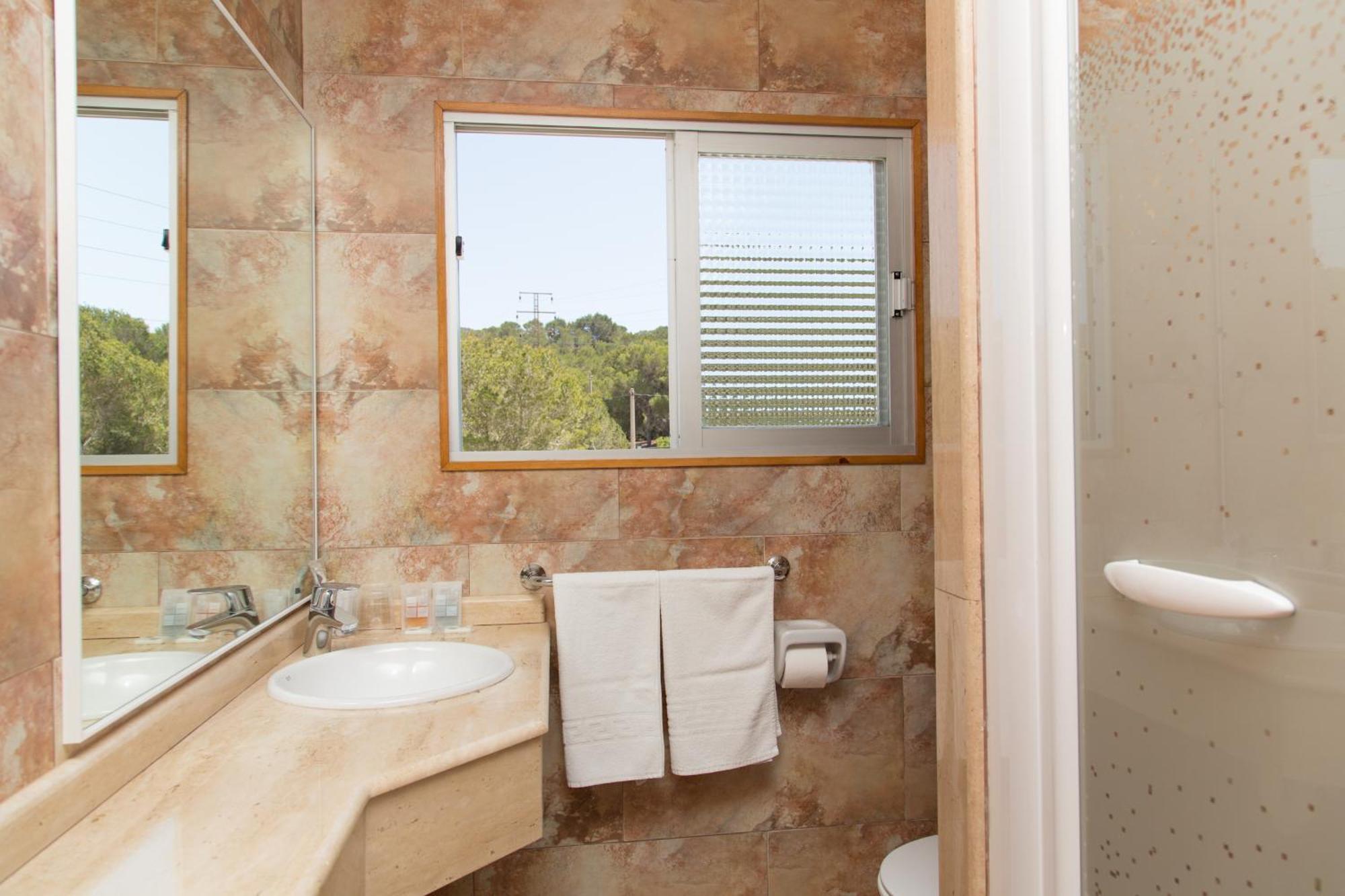 Hotel & Spa Entre Pinos-Adults Only Es Calo  Room photo