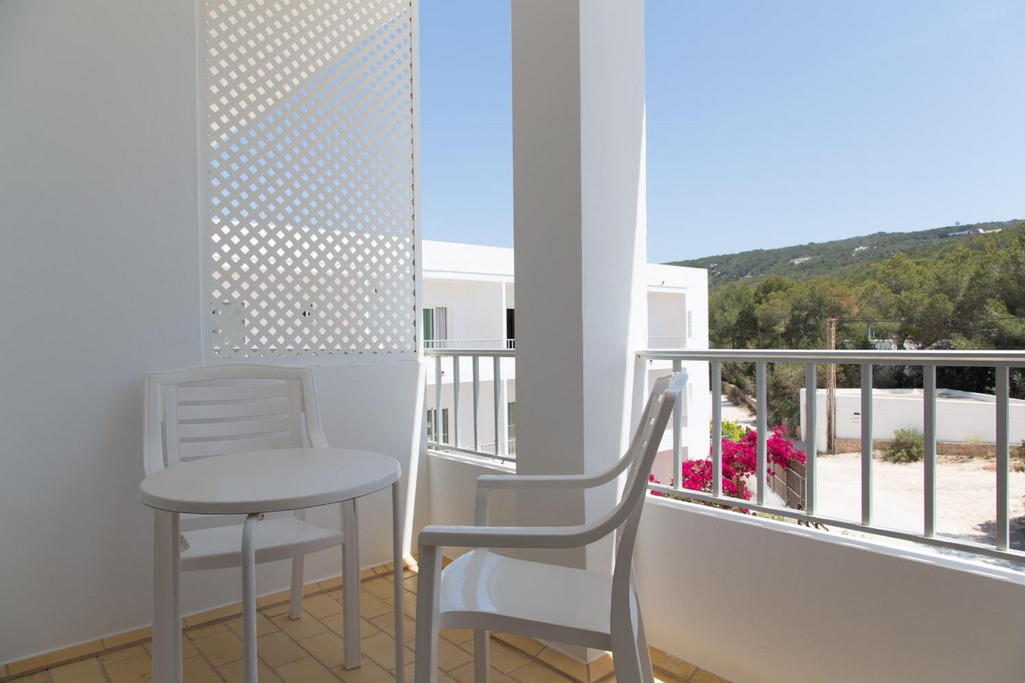 Hotel & Spa Entre Pinos-Adults Only Es Calo  Room photo