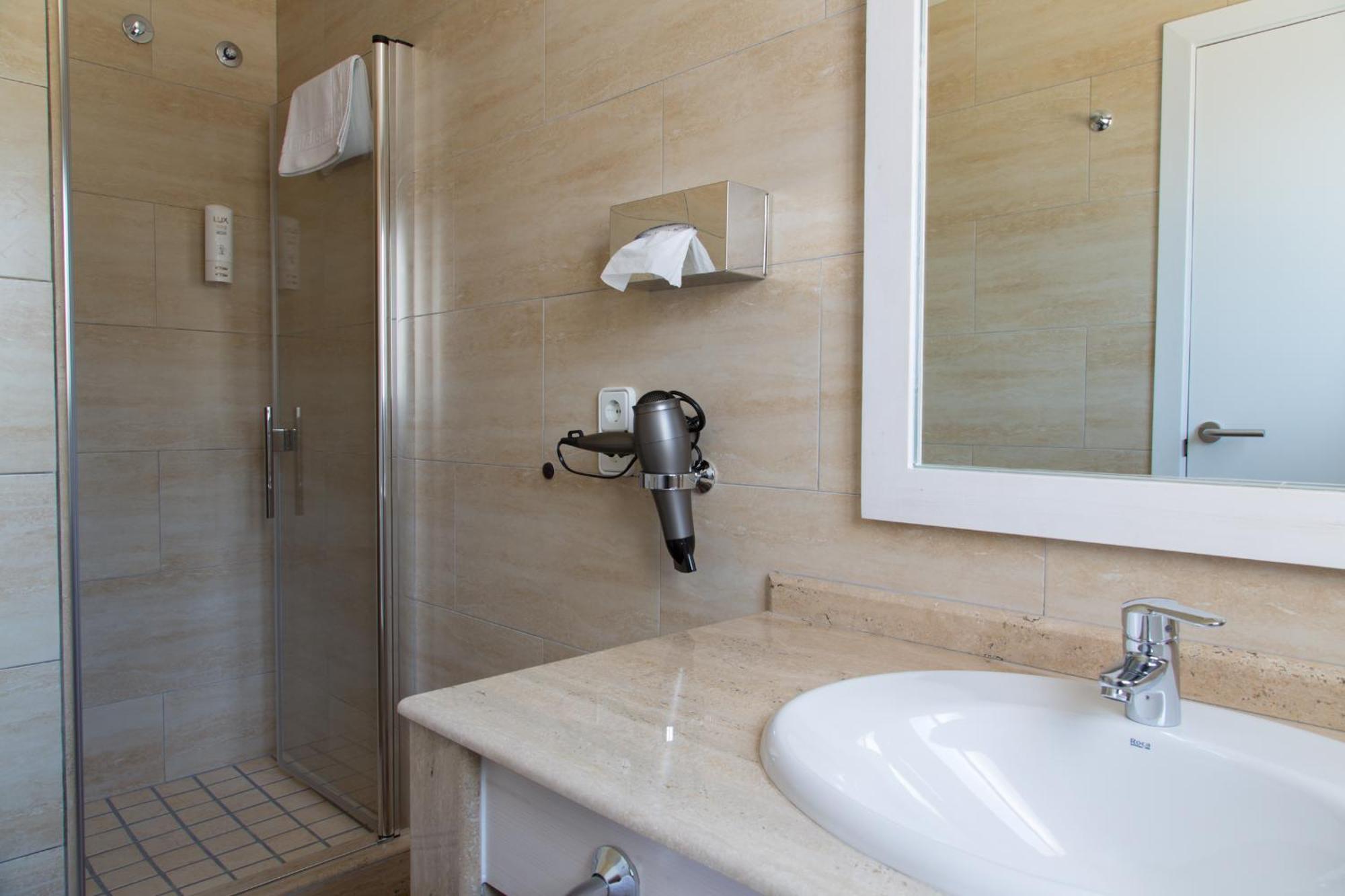 Hotel & Spa Entre Pinos-Adults Only Es Calo  Room photo